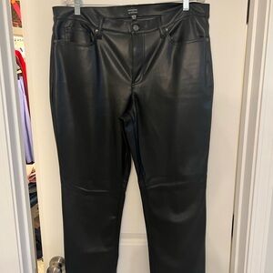 Banana Republic Women's Black Vegan Leather Straight Leg Jeans Sz 33/16